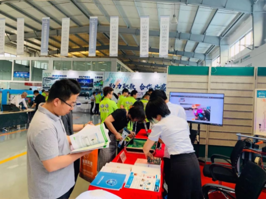 深圳風(fēng)向標(biāo)教育資源股份有限公司 深圳風(fēng)向標(biāo)教育資源股份有限公司