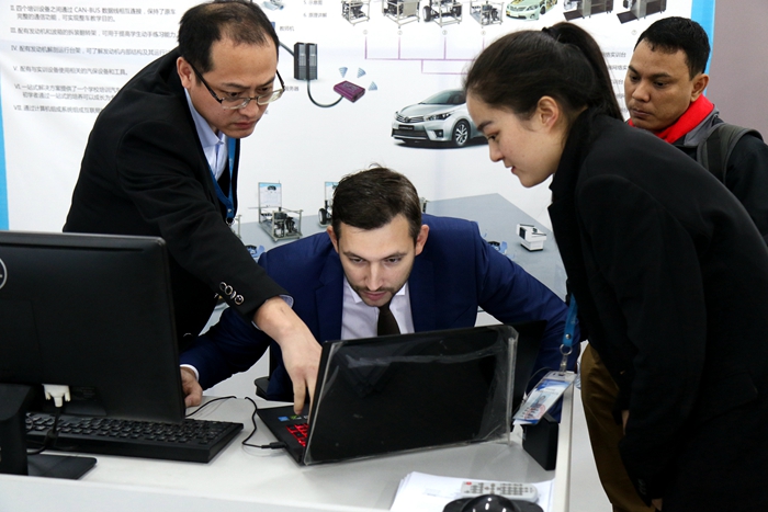 深圳風(fēng)向標(biāo)教育資源股份有限公司 深圳風(fēng)向標(biāo)教育資源股份有限公司