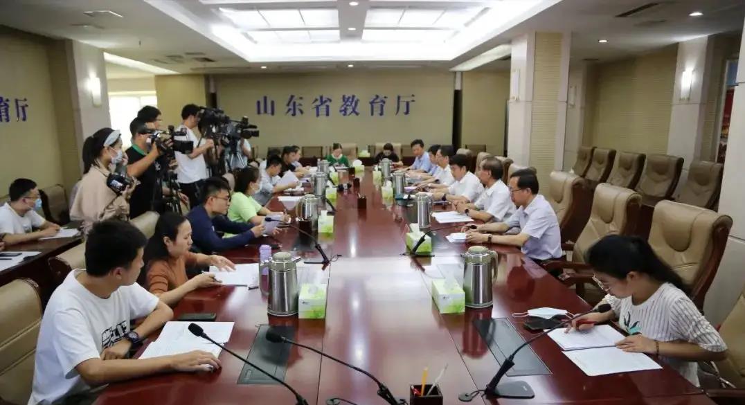 深圳風(fēng)向標(biāo)教育資源股份有限公司 深圳風(fēng)向標(biāo)教育資源股份有限公司