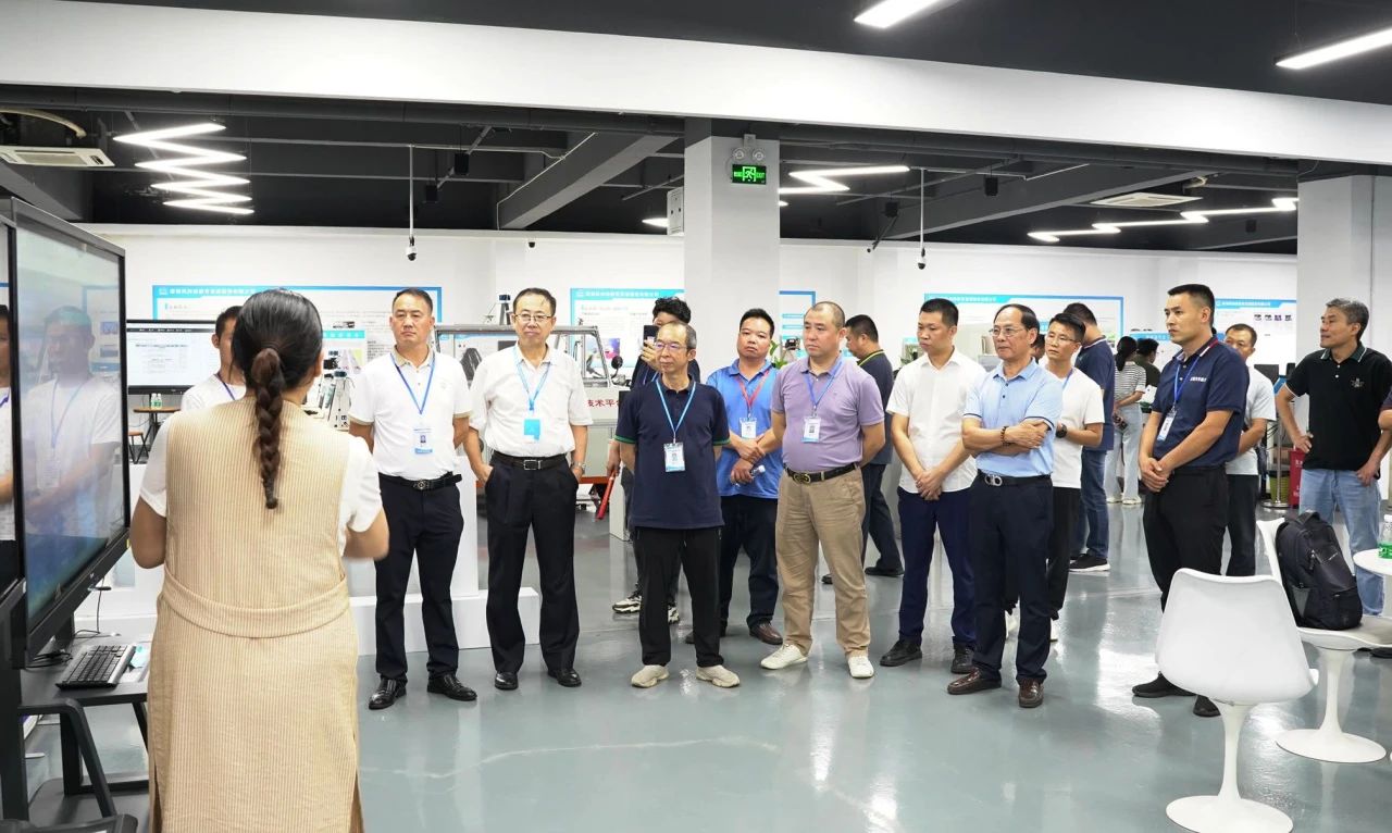 深圳風(fēng)向標(biāo)教育資源股份有限公司 深圳風(fēng)向標(biāo)教育資源股份有限公司