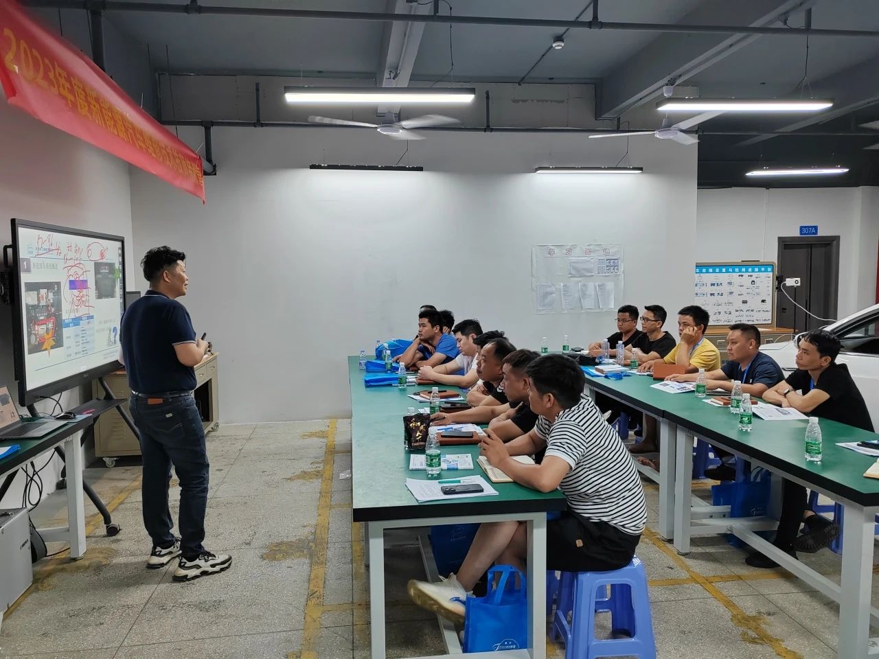 深圳風(fēng)向標(biāo)教育資源股份有限公司 深圳風(fēng)向標(biāo)教育資源股份有限公司