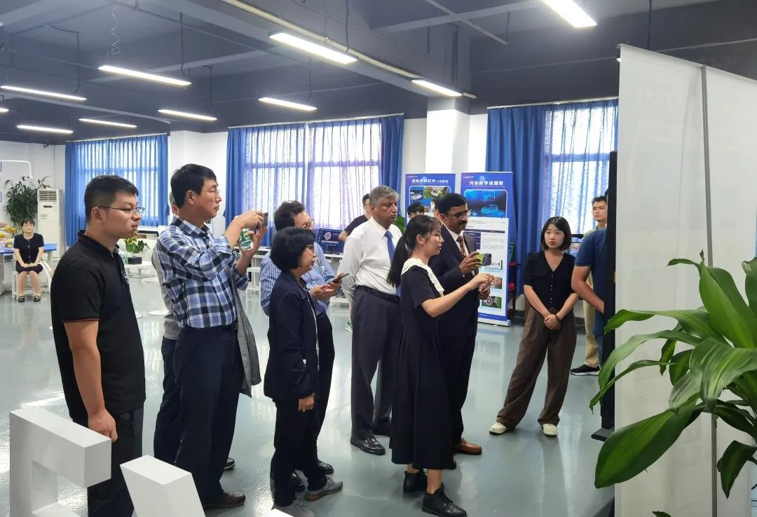 深圳風(fēng)向標(biāo)教育資源股份有限公司 深圳風(fēng)向標(biāo)教育資源股份有限公司