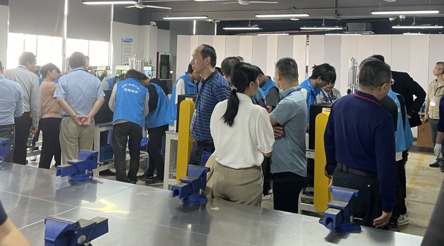 深圳風(fēng)向標(biāo)教育資源股份有限公司 深圳風(fēng)向標(biāo)教育資源股份有限公司