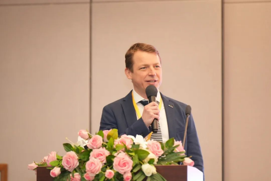 深圳風(fēng)向標(biāo)教育資源股份有限公司 深圳風(fēng)向標(biāo)教育資源股份有限公司