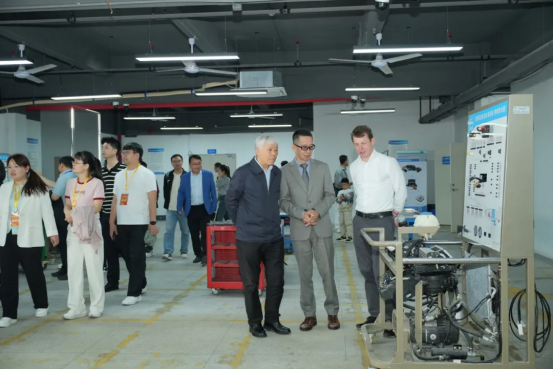 深圳風向標教育資源股份有限公司 深圳風向標教育資源股份有限公司