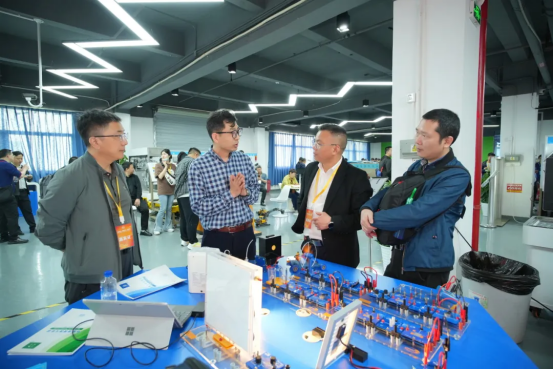 深圳風向標教育資源股份有限公司 深圳風向標教育資源股份有限公司